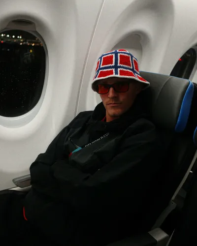 Flagget til topps-hatten